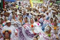 HISTORIA DE LA POLLERA Y DESFILE DE LAS MIL POLLERAS