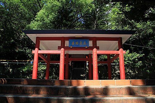 兩個時代的傳承 忠烈祠與神社